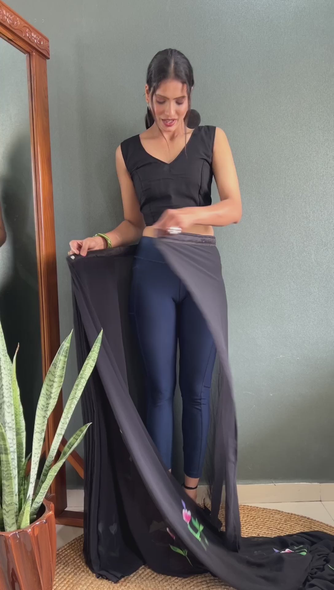 Hand-Painted 1 min Ready-to-Wear Saree